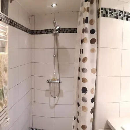 Homestay Suite Cosy Independante - 2 Chambres Et Sdb Privative